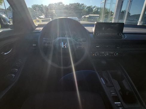 Used 2025 Honda Accord SE image 15