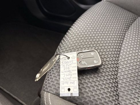 Used 2022 GMC Terrain SLE w/ Driver Convenience Package image 29