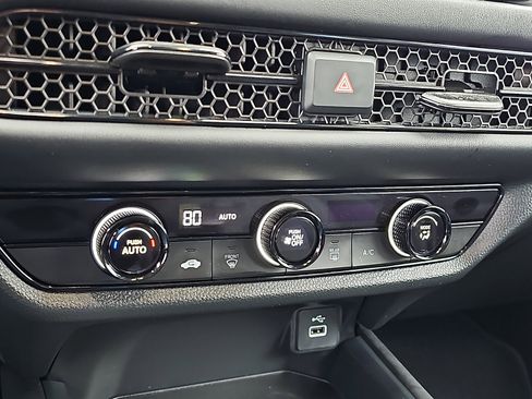 Used 2023 Honda HR-V LX image 15