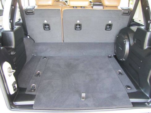 Used 2021 Jeep Wrangler Unlimited Sahara w/ Cold Weather Group image 19