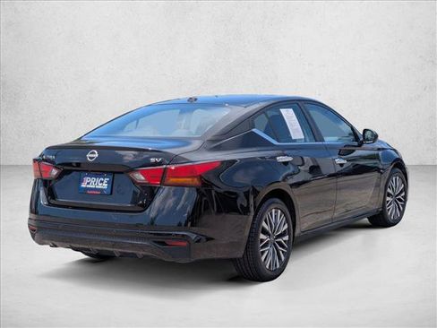 Used 2024 Nissan Altima 2.5 SV FWD image 5
