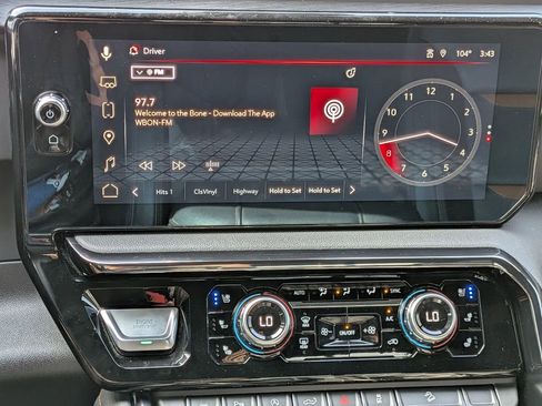 Used 2023 GMC Sierra 1500 AT4 w/ AT4 Premium Package AWD/4WD image 13
