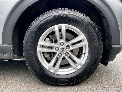 Used 2021 Ford Explorer XLT AWD/4WD image 9