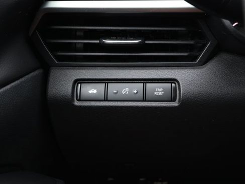 Used 2024 Nissan Altima 2.5 SV image 15