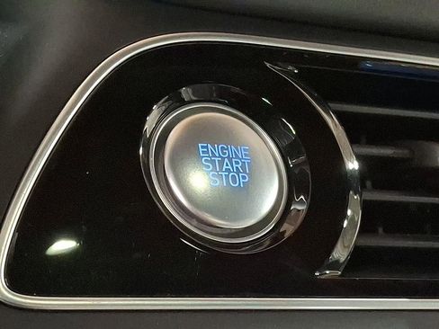 Used 2023 Genesis G70 3.3T image 19