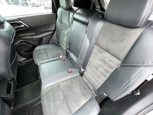 Used 2022 Mitsubishi Outlander SE image 15