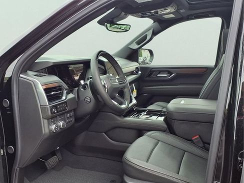 New 2026 GMC Yukon Denali w/ Denali Reserve Package AWD/4WD image 17