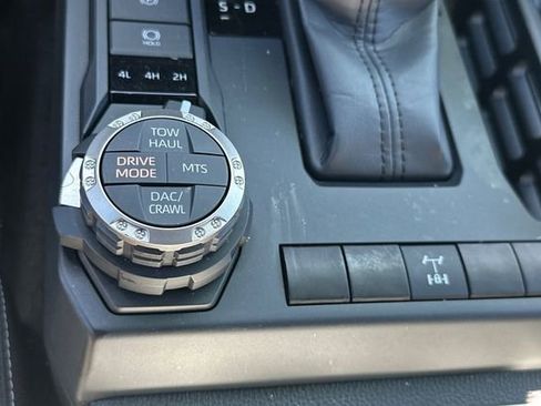 Used 2025 Toyota Tacoma TRD Off-Road image 34