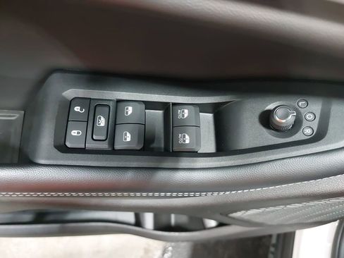 Used 2023 Jeep Grand Cherokee L Limited w/ Black Appearance Package image 29