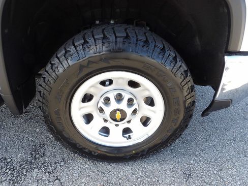 Used 2025 Chevrolet Silverado 3500 W/T w/ WT/CX Safety Package AWD/4WD image 68