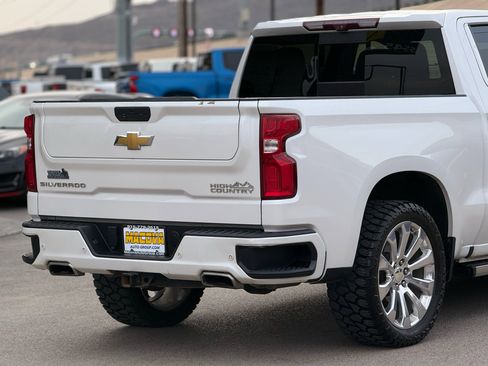 Used 2021 Chevrolet Silverado 1500 High Country w/ Technology Package image 9