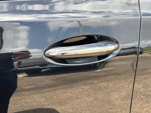 Used 2024 Buick Enclave Premium FWD image 22