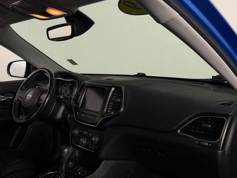 Used 2019 Jeep Cherokee Trailhawk AWD/4WD image 36