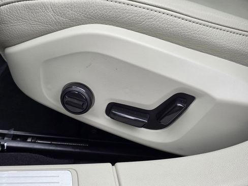 Used 2022 Volvo S60 B5 Inscription image 23