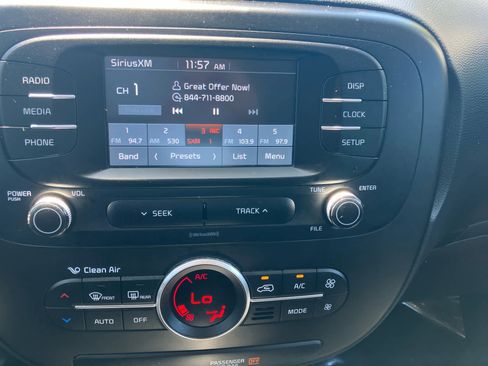 Used 2017 Kia Soul + FWD image 13