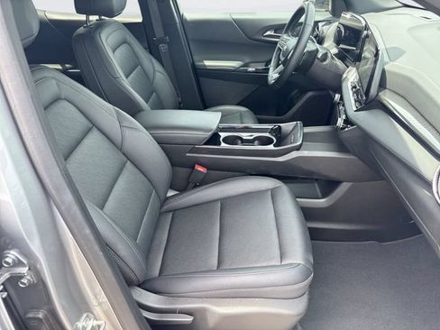 Used 2025 Chevrolet Equinox LT w/ Convenience Package II FWD image 26