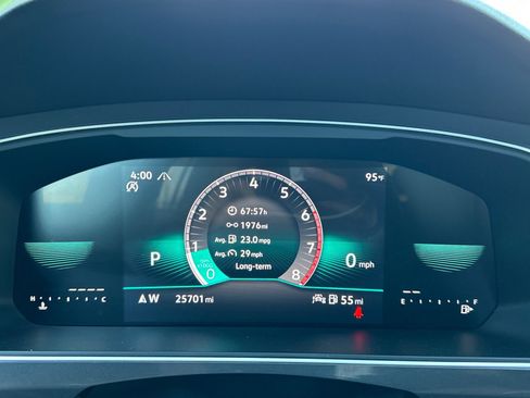 Certified 2024 Volkswagen Tiguan SE R-Line image 24