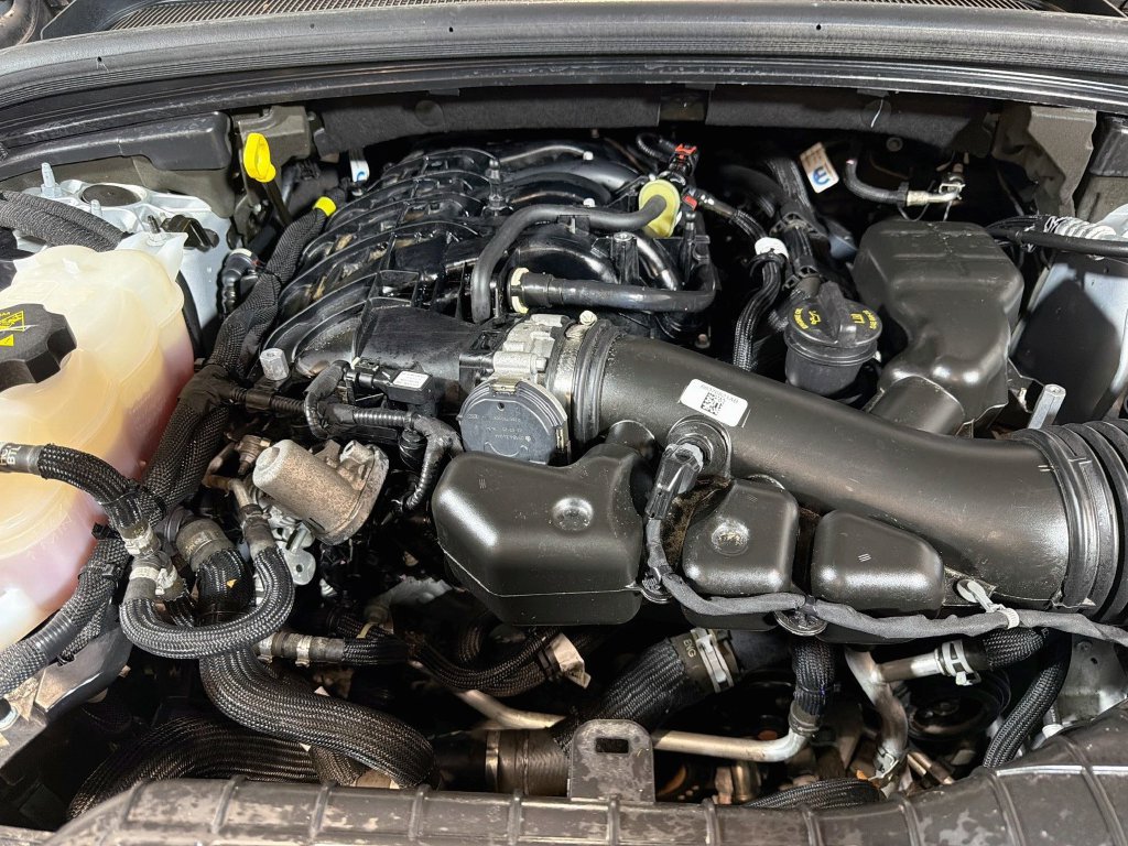 Used 2023 Jeep Grand Cherokee Altitude AWD/4WD image 28
