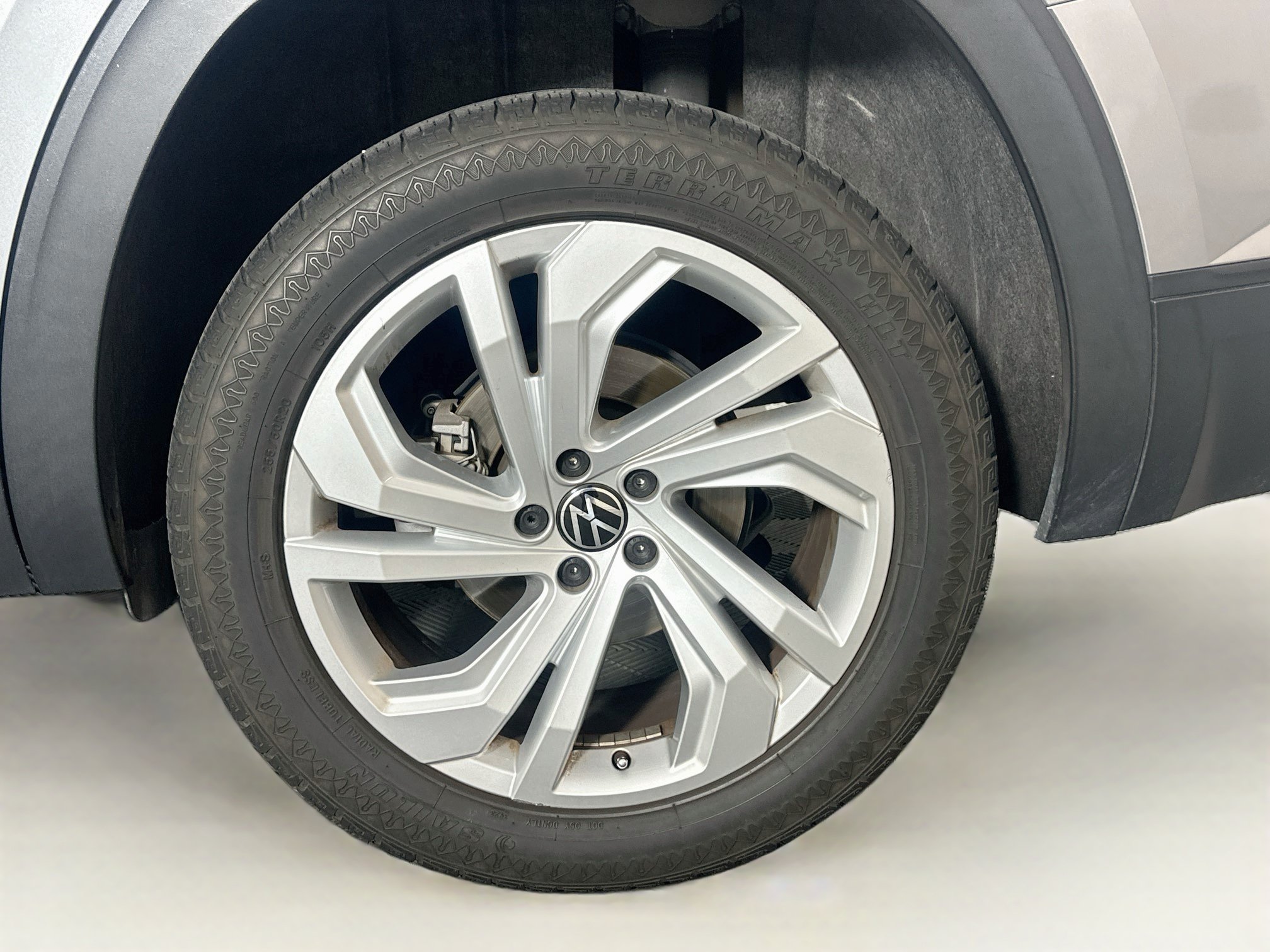 Used 2021 Volkswagen Atlas SE w/ Towing Package FWD image 11