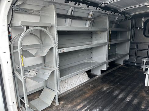 Used 2017 Chevrolet Express 2500 image 21