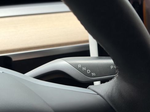 Used 2023 Tesla Model Y Long Range AWD/4WD image 39