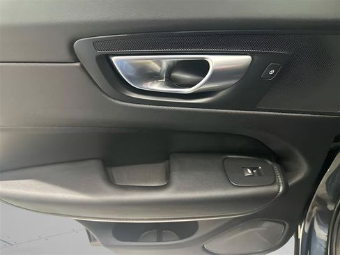 Used 2024 Volvo XC60 B5 Plus AWD/4WD image 12