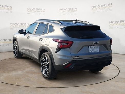 New 2026 Chevrolet Trax RS w/ Sunroof Package FWD image 3