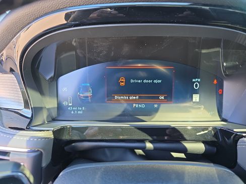 New 2026 Lincoln Corsair Premiere image 18