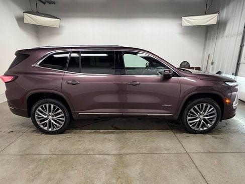 New 2026 Buick Enclave Avenir w/ Super Cruise Package image 2