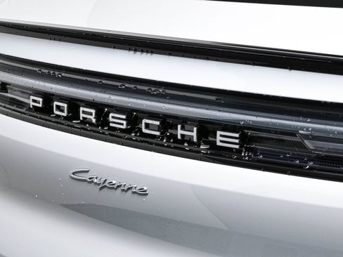 New 2026 Porsche Cayenne Coupe AWD/4WD image 37