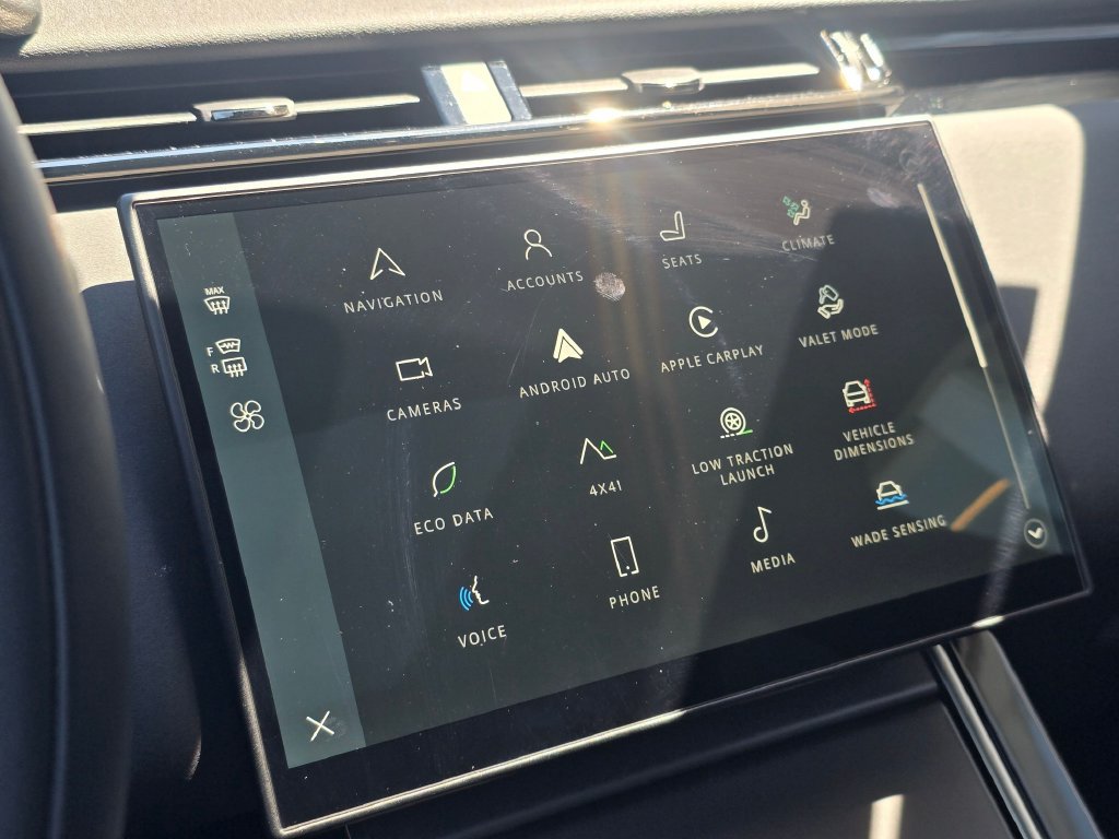 Certified 2025 Land Rover Range Rover Velar Dynamic SE AWD/4WD image 21