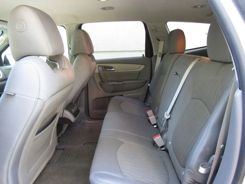 Used 2017 Chevrolet Traverse LS FWD image 13