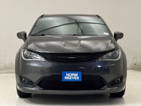 Used 2018 Chrysler Pacifica Touring Plus w/ S Appearance Package FWD image 3