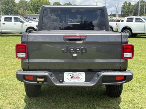 New 2026 Jeep Gladiator Sport AWD/4WD image 8