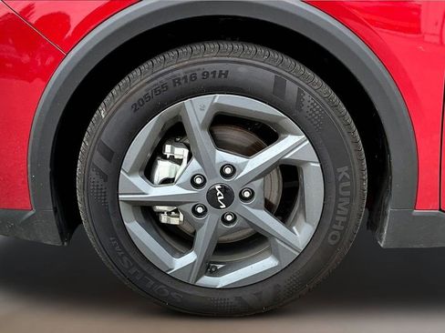Certified 2025 Kia K4 FWD image 29