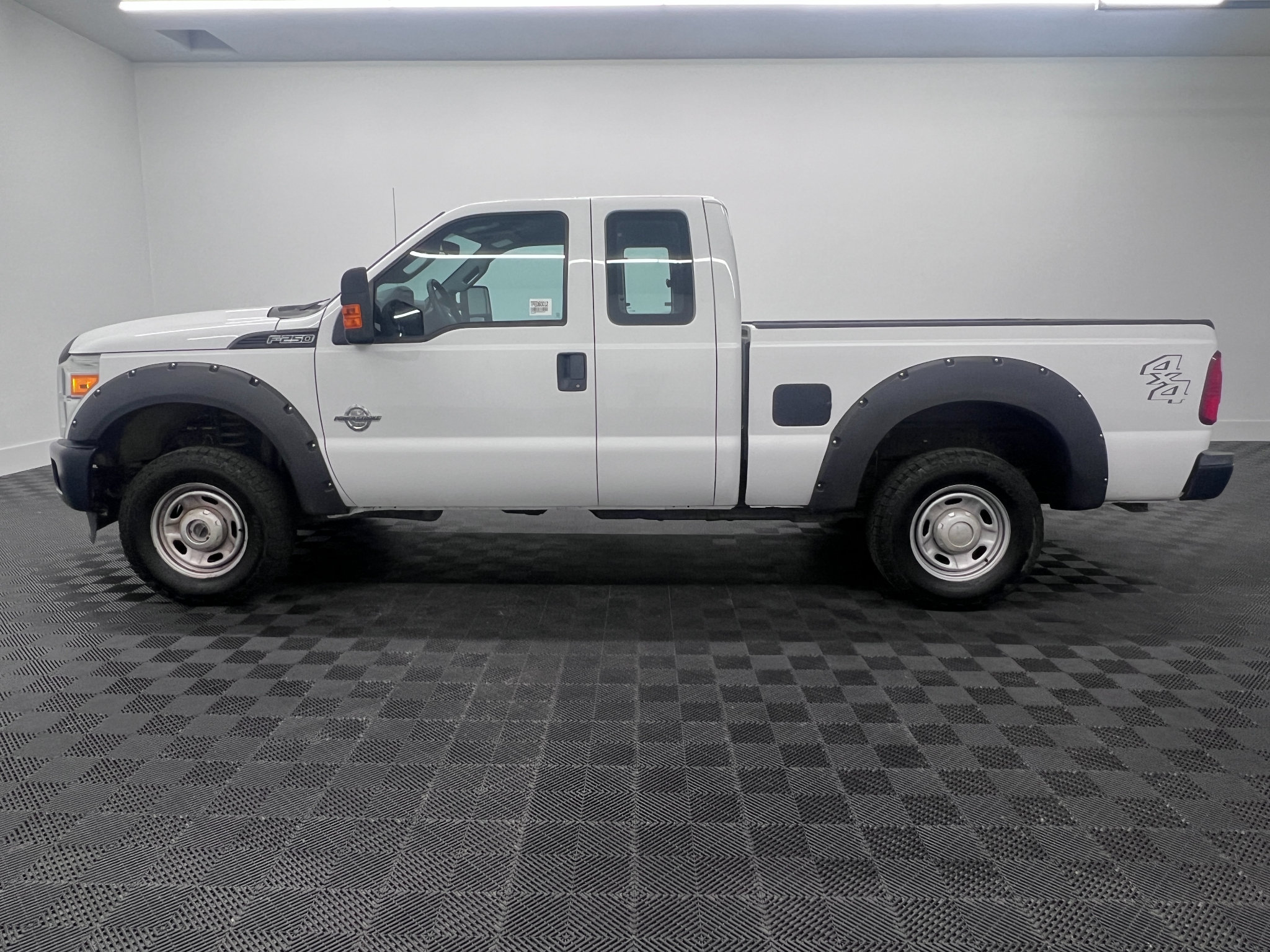 Used 2015 Ford F250 XL w/ Power Equipment Group AWD/4WD image 2