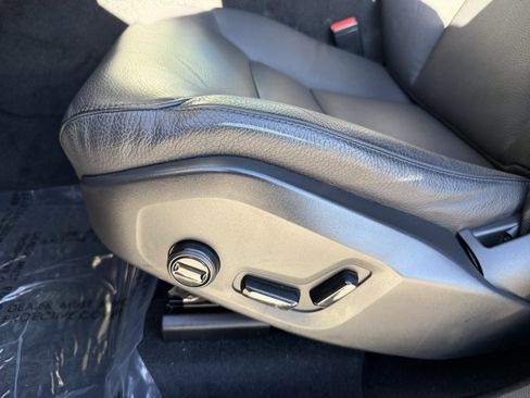 Used 2024 Volvo XC60 B5 Plus w/ Protection Package Premier image 31