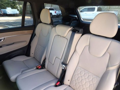 Certified 2025 Volvo XC90 B5 Core image 27