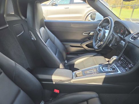Used 2017 Porsche 718 Boxster image 4