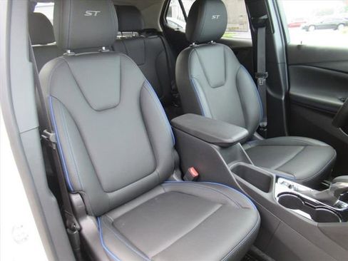Used 2026 Buick Encore GX Sport Touring w/ Advanced Technology Package FWD image 9