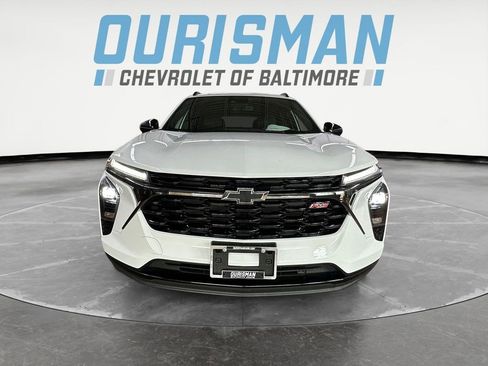 Certified 2025 Chevrolet Trax RS w/ Sunroof Package FWD image 8