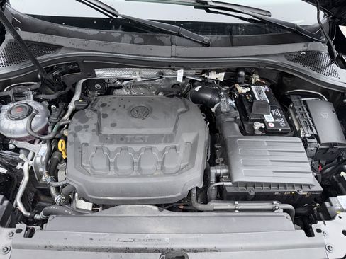 Used 2023 Volkswagen Tiguan SE R-Line image 13
