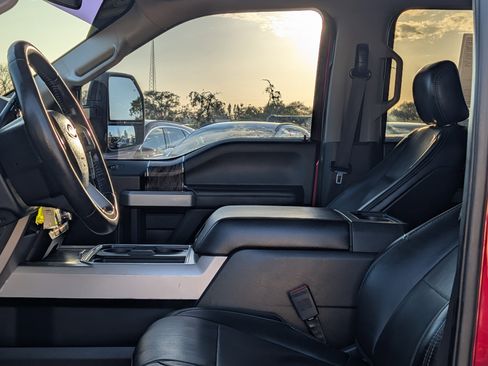 Used 2019 Ford F250 Lariat image 19