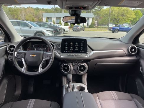 Used 2025 Chevrolet Blazer LT AWD/4WD image 11