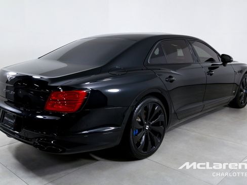 Used 2022 Bentley Flying Spur V8 image 8