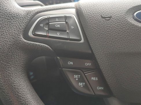 Used 2015 Ford Focus SE FWD image 12