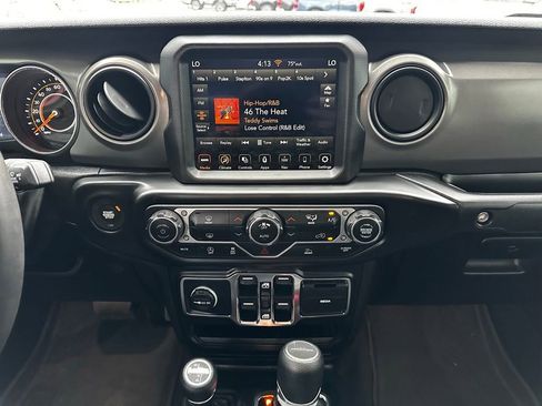 Used 2023 Jeep Gladiator Sport AWD/4WD image 36