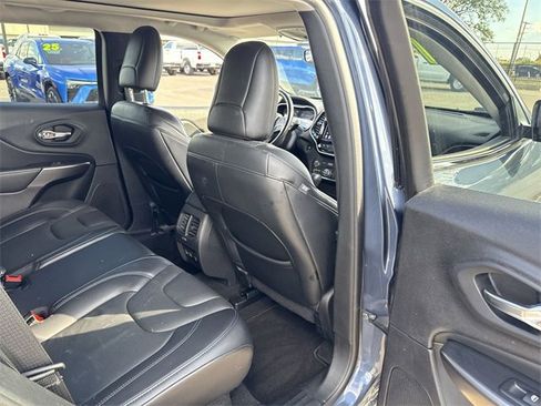 Used 2021 Jeep Cherokee Limited image 18