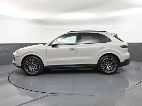 Certified 2023 Porsche Cayenne AWD/4WD image 2