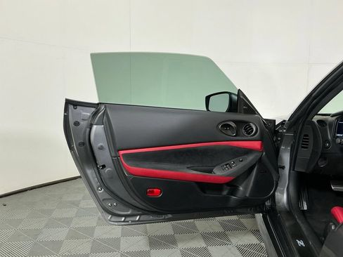 Used 2024 Nissan Z Performance w/ Floor Mat Package RWD image 19